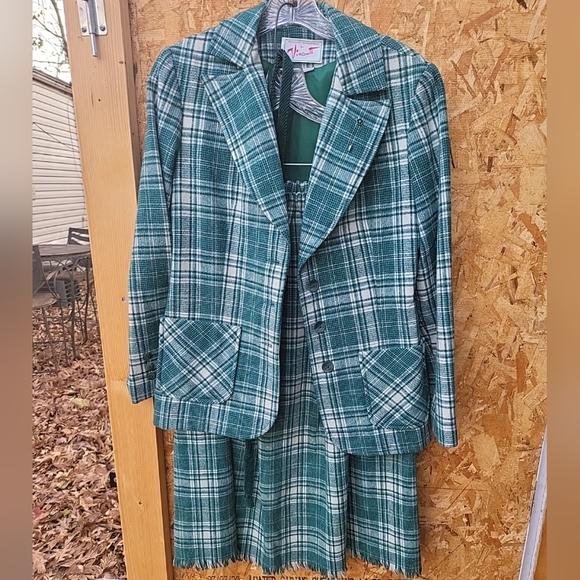 A Vinceńti Jackets & Blazers - Vintage Vinceńti Women's suit